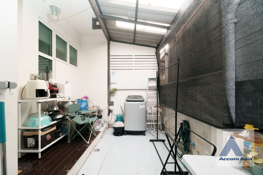 7  4 br Townhouse For Sale in Sukhumvit ,Bangkok BTS Bang Chak at Leon Sukhumvit 62 AA42527