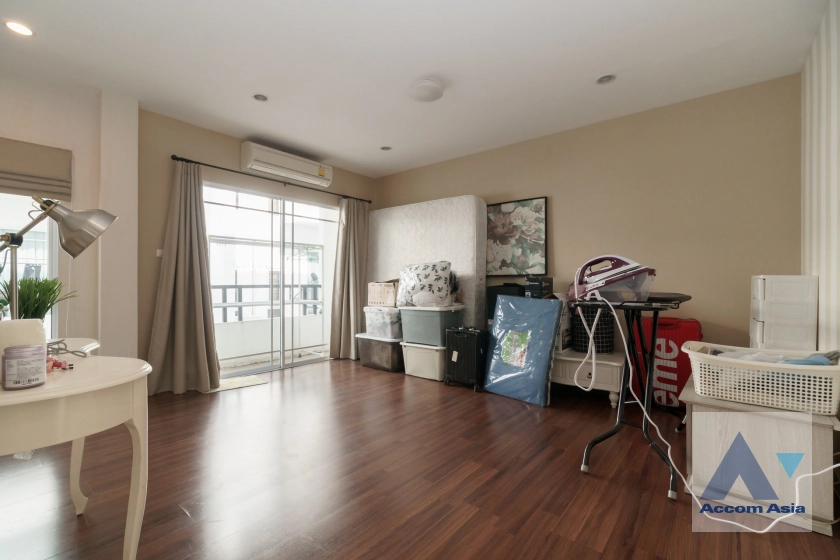 11  4 br Townhouse For Sale in Sukhumvit ,Bangkok BTS Bang Chak at Leon Sukhumvit 62 AA42527