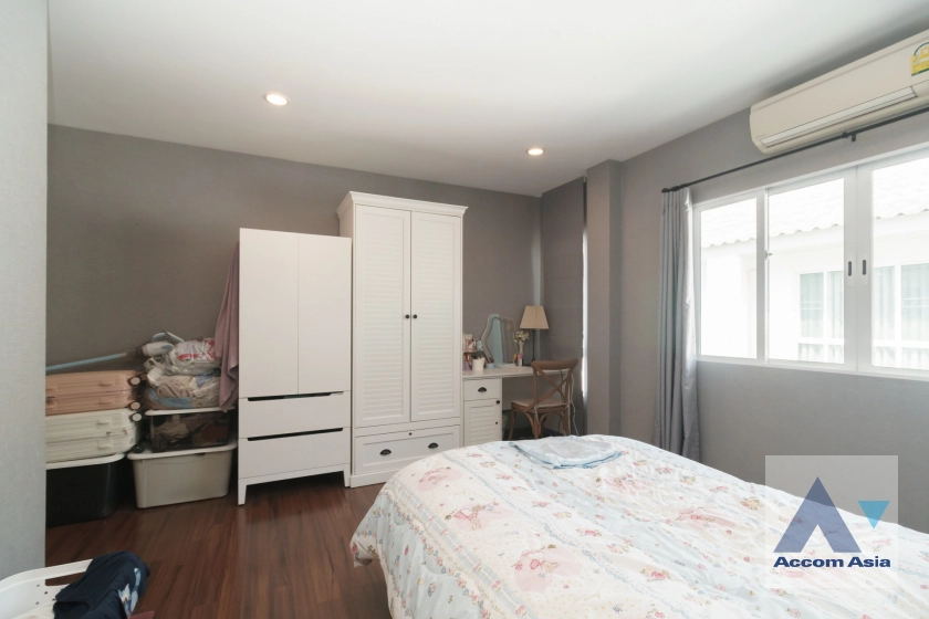 18  4 br Townhouse For Sale in Sukhumvit ,Bangkok BTS Bang Chak at Leon Sukhumvit 62 AA42527