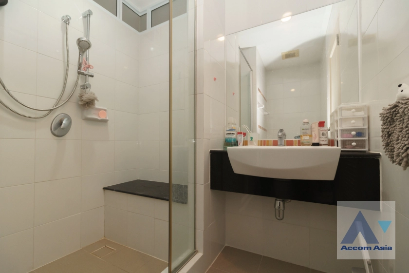 20  4 br Townhouse For Sale in Sukhumvit ,Bangkok BTS Bang Chak at Leon Sukhumvit 62 AA42527