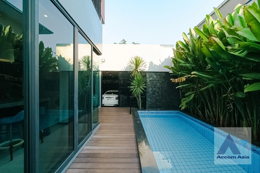 unitPrivate Swimming Pool, Double High Ceiling |  4 Bedrooms  House For Rent in Sukhumvit, Bangkok  near BTS Ekkamai (AA42532)