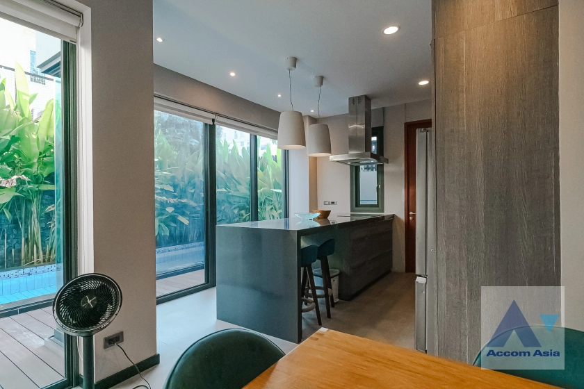 8  4 br House For Rent in Sukhumvit ,Bangkok BTS Ekkamai AA42532