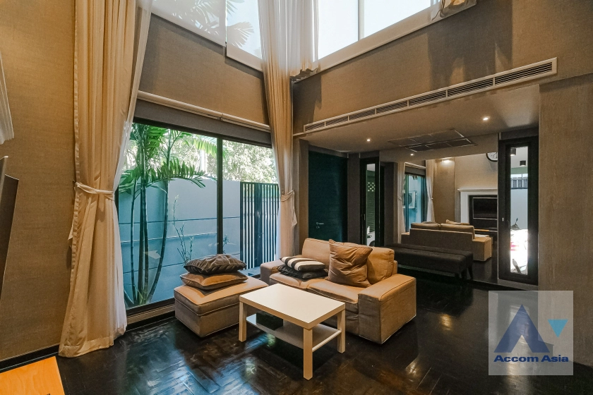 12  4 br House For Rent in Sukhumvit ,Bangkok BTS Ekkamai AA42532