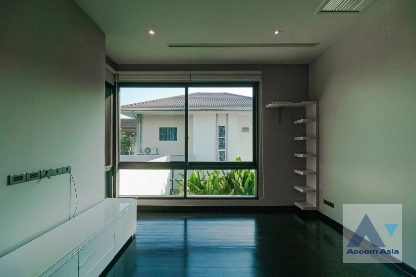 17  4 br House For Rent in Sukhumvit ,Bangkok BTS Ekkamai AA42532