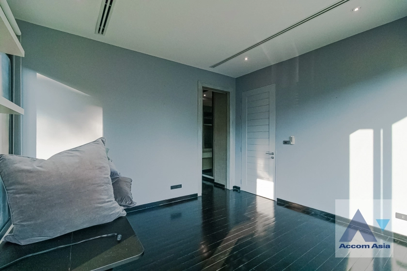 23  4 br House For Rent in Sukhumvit ,Bangkok BTS Ekkamai AA42532