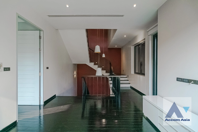 18  4 br House For Rent in Sukhumvit ,Bangkok BTS Ekkamai AA42532