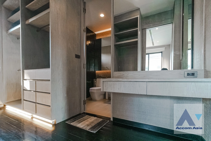 24  4 br House For Rent in Sukhumvit ,Bangkok BTS Ekkamai AA42532