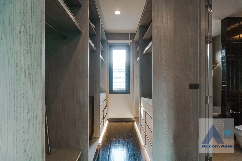 25  4 br House For Rent in Sukhumvit ,Bangkok BTS Ekkamai AA42532