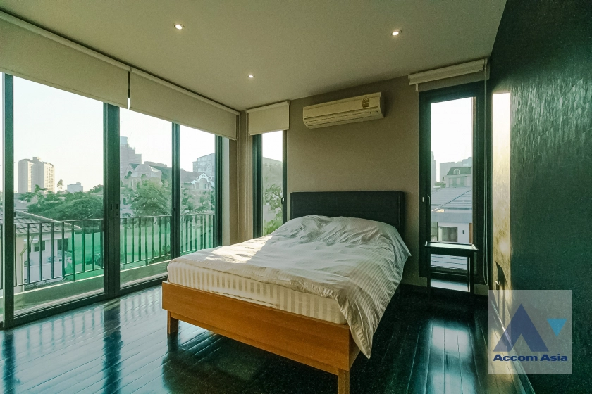 29  4 br House For Rent in Sukhumvit ,Bangkok BTS Ekkamai AA42532