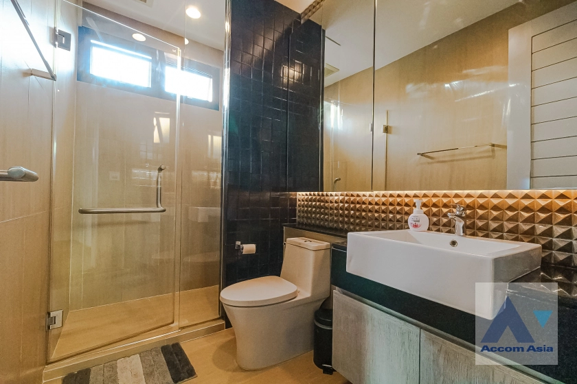 33  4 br House For Rent in Sukhumvit ,Bangkok BTS Ekkamai AA42532