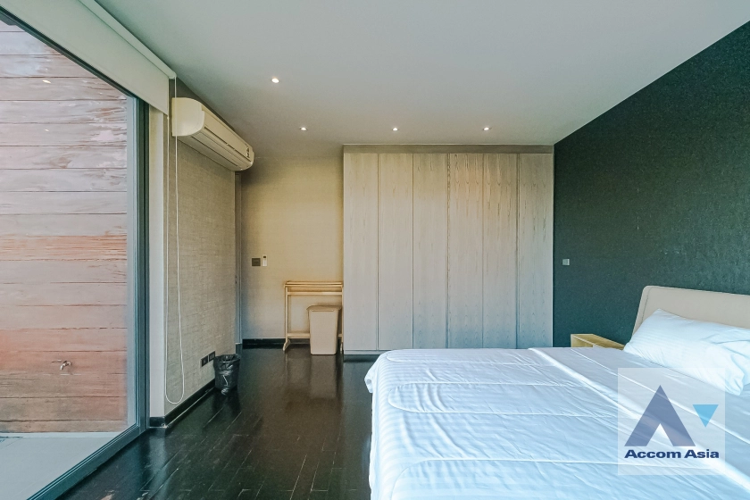 36  4 br House For Rent in Sukhumvit ,Bangkok BTS Ekkamai AA42532