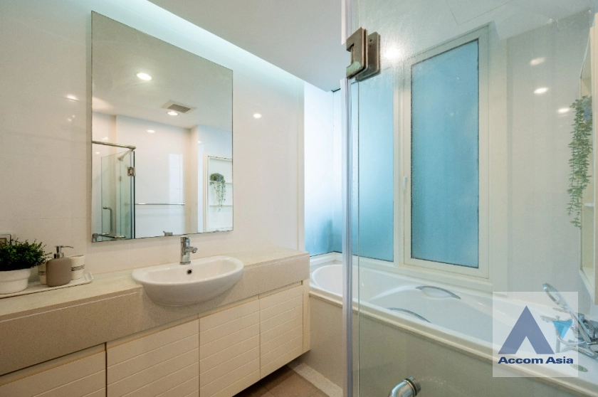 20  1 br Condominium For Sale in Sukhumvit ,Bangkok  at Siri Residence Sukhumvit 24 AA42537