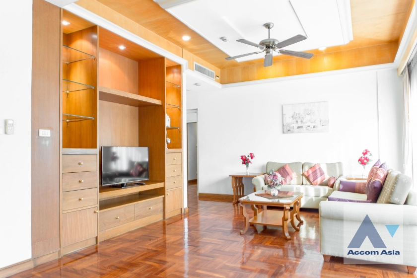 Pet friendly |  Comfortable and Fully Furnished Apartment near BTS Apartment  3 Bedroom for Rent BTS Nana in Sukhumvit Bangkok