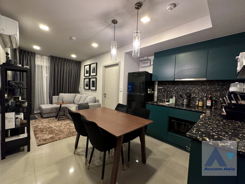 unit 2 Bedrooms  Condominium For Rent in Sukhumvit, Bangkok  near BTS On Nut (AA42562)