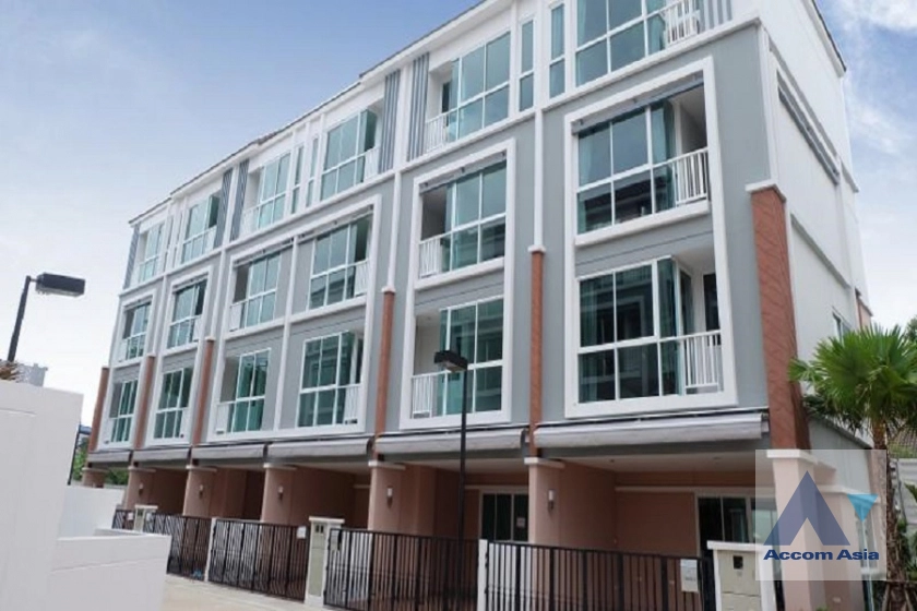 Townhouse For Sale in Sathorn, Bangkok Code AA42566