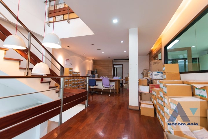 12  Building For Rent in Sukhumvit ,Bangkok BTS Ekkamai AA42572