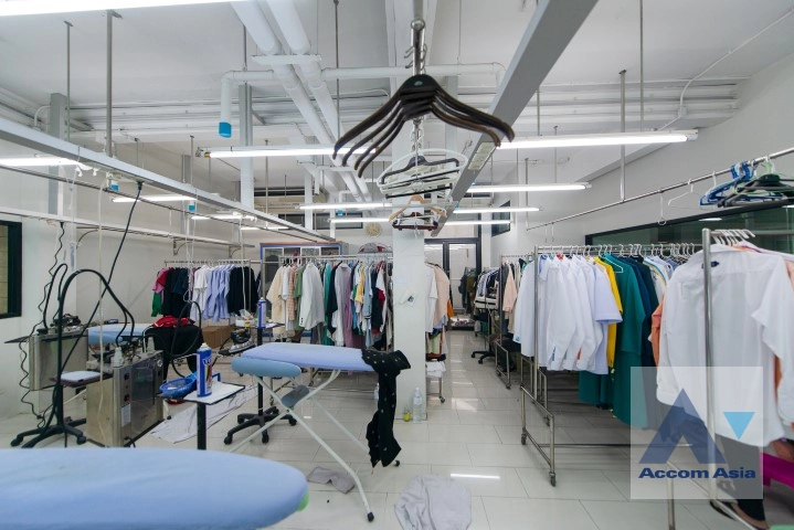 16  Building For Rent in Sukhumvit ,Bangkok BTS Ekkamai AA42572