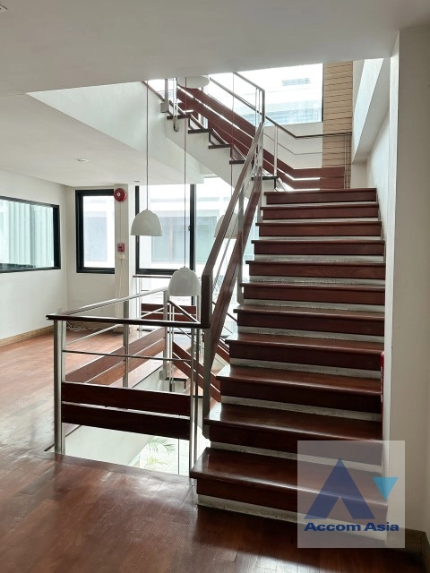 11  Building For Rent in Sukhumvit ,Bangkok BTS Ekkamai AA42572