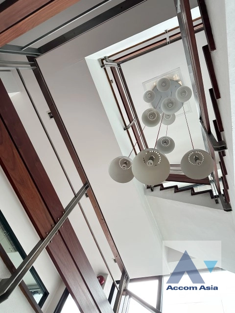 10  Building For Rent in Sukhumvit ,Bangkok BTS Ekkamai AA42572