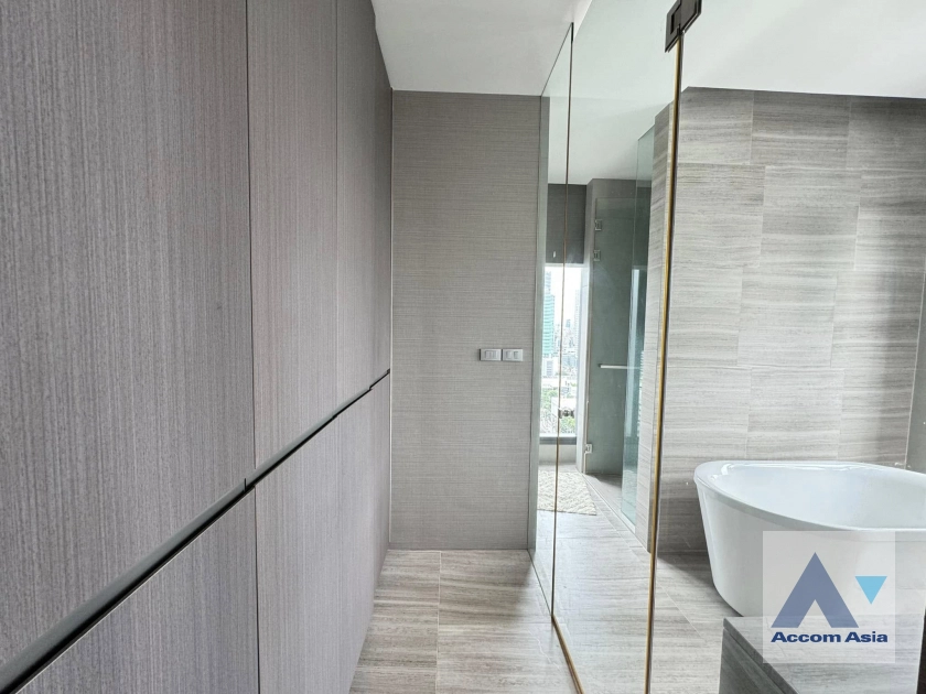 8  2 br Condominium for rent and sale in Silom ,Bangkok BTS Surasak at The Diplomat Sathorn AA42574