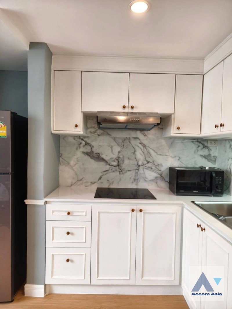 5  2 br Apartment for rent and sale in Sathorn ,Bangkok BTS Surasak at Good Location AA42590