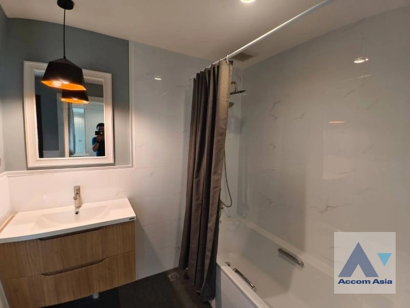 15  2 br Apartment for rent and sale in Sathorn ,Bangkok BTS Surasak at Good Location AA42590