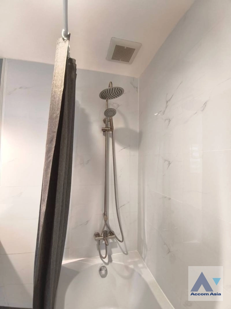 16  2 br Apartment for rent and sale in Sathorn ,Bangkok BTS Surasak at Good Location AA42590