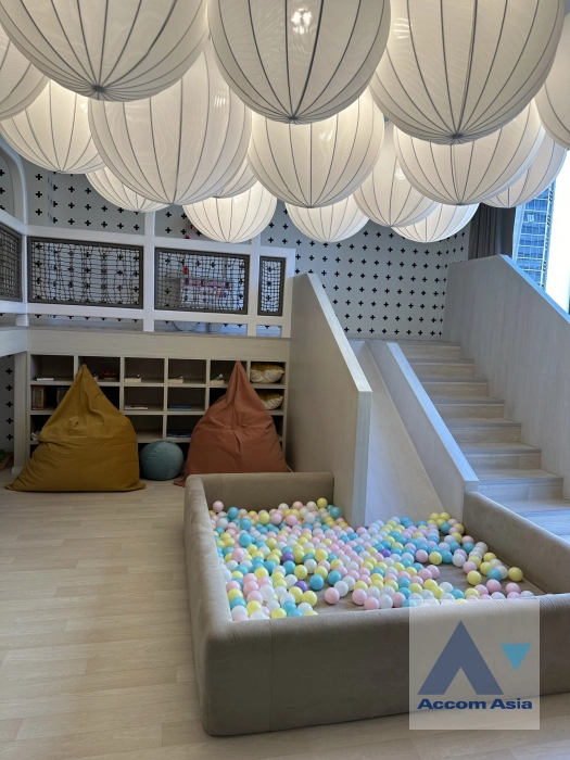 33  2 br Condominium for rent and sale in Ploenchit ,Bangkok BTS Ploenchit at MUNIQ Langsuan AA42591