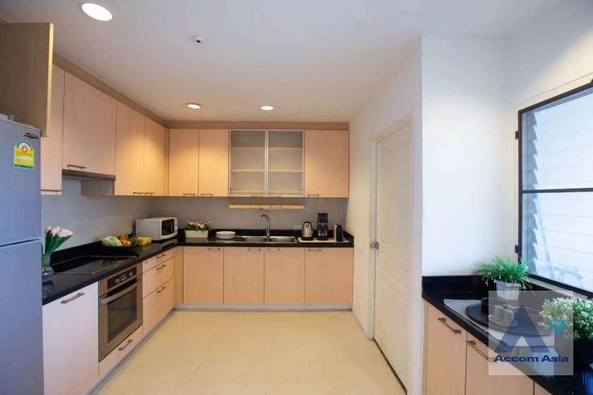  1  3 br Apartment For Rent in Sukhumvit ,Bangkok BTS Phrom Phong at 10 Mins from BTS with Shuttle Bus Service AA42593