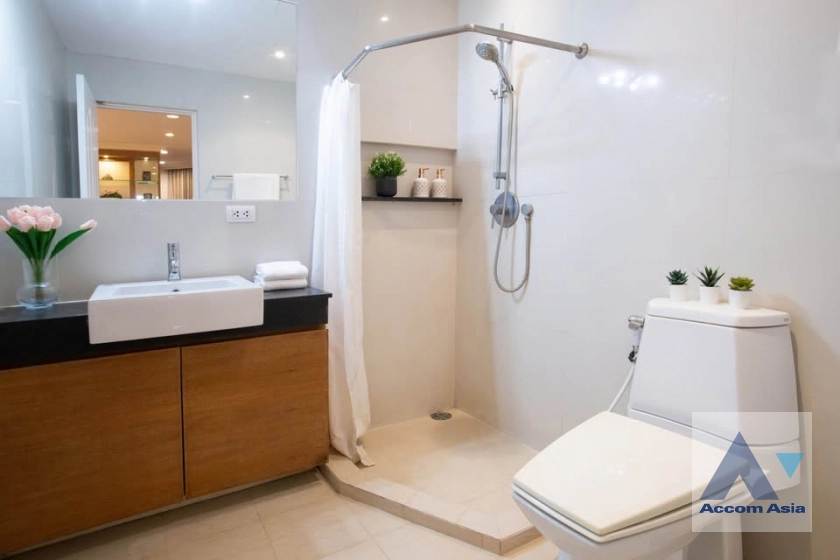 8  3 br Apartment For Rent in Sukhumvit ,Bangkok BTS Phrom Phong at 10 Mins from BTS with Shuttle Bus Service AA42593