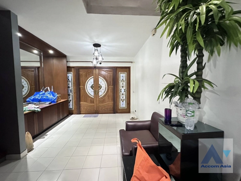 4  3 br Townhouse For Rent in Sathorn ,Bangkok BRT Nararam 3 at Modern style AA42616