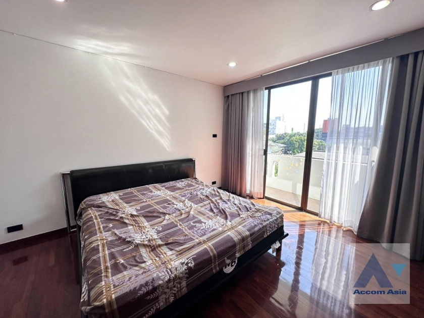 7  3 br Townhouse For Rent in Sathorn ,Bangkok BRT Nararam 3 at Modern style AA42616