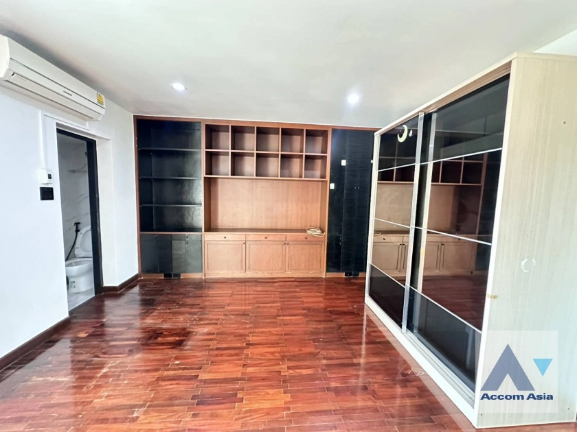 5  3 br Townhouse For Rent in Sathorn ,Bangkok BRT Nararam 3 at Modern style AA42616