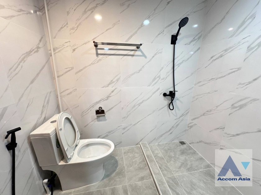 15  3 br Townhouse For Rent in Sathorn ,Bangkok BRT Nararam 3 at Modern style AA42616