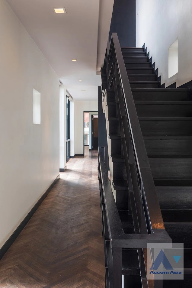 17  4 br House For Rent in Phaholyothin ,Bangkok BTS Ari 45685