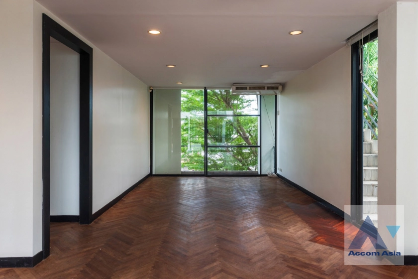 19  4 br House For Rent in Phaholyothin ,Bangkok BTS Ari 45685