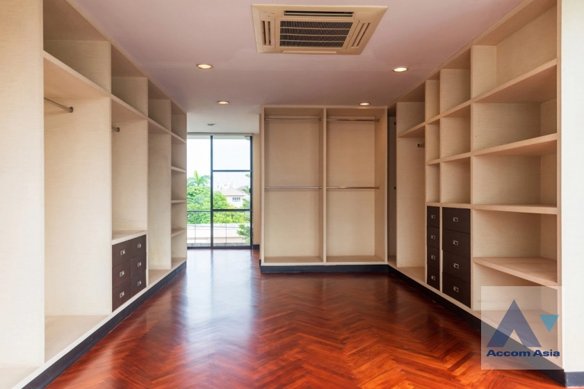 24  4 br House For Rent in Phaholyothin ,Bangkok BTS Ari 45685