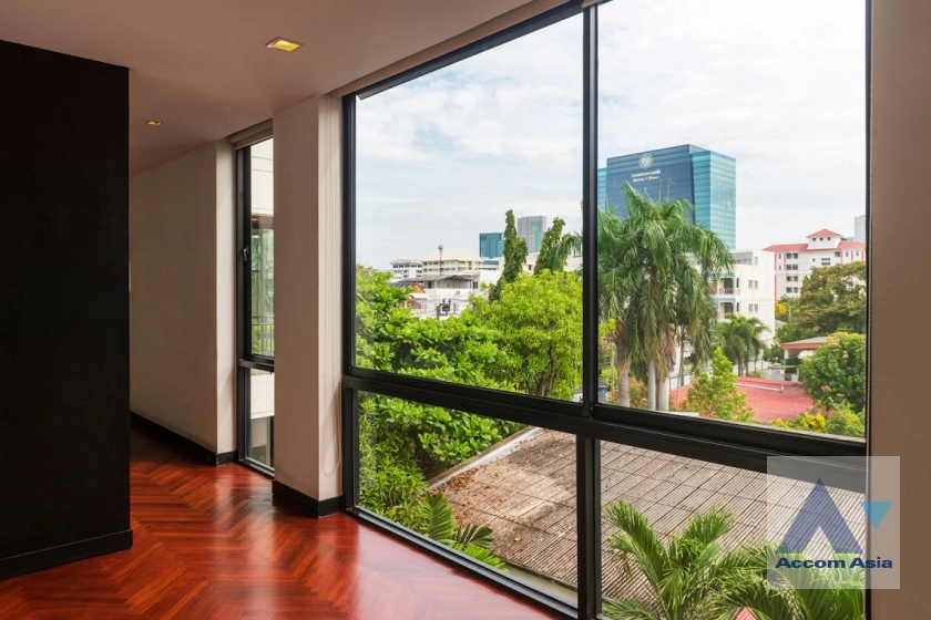 30  4 br House For Rent in Phaholyothin ,Bangkok BTS Ari 45685