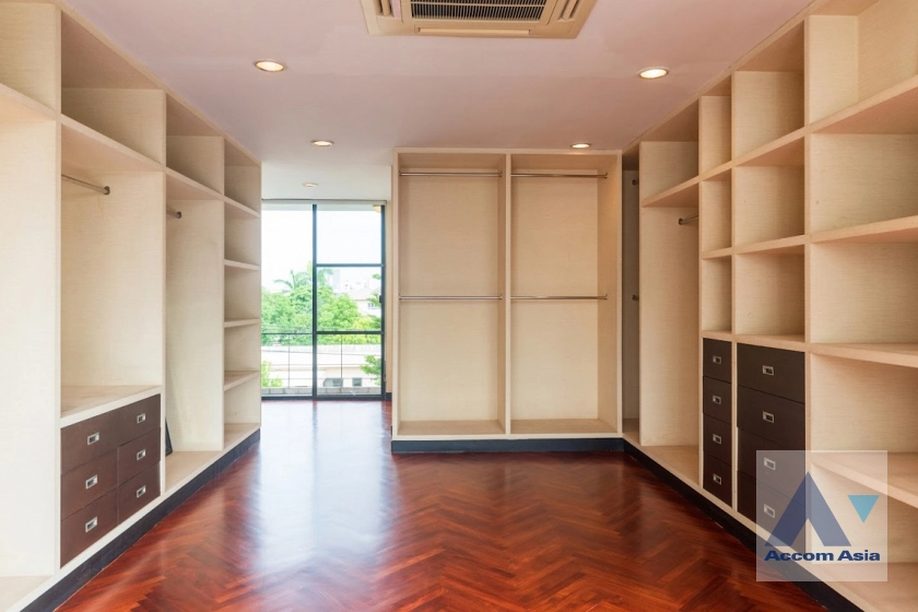 27  4 br House For Rent in Phaholyothin ,Bangkok BTS Ari 45685