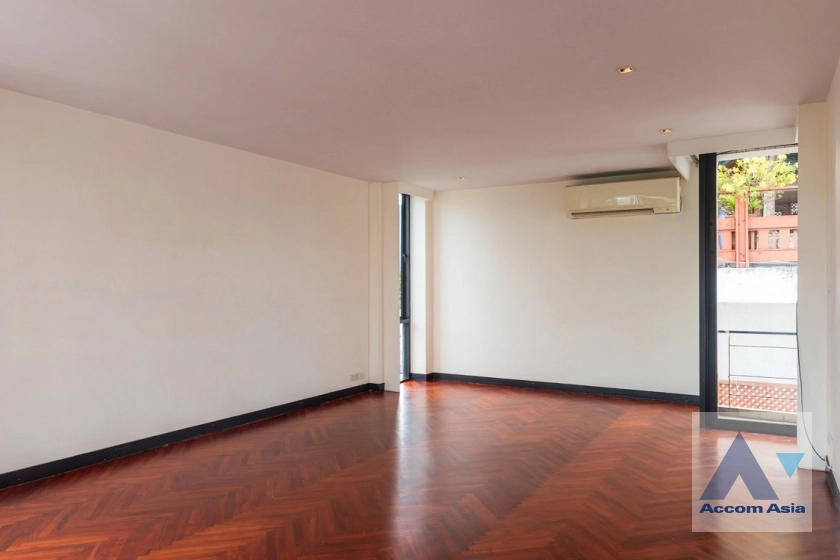 32  4 br House For Rent in Phaholyothin ,Bangkok BTS Ari 45685