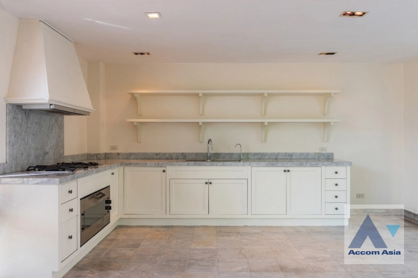 11  4 br House For Rent in Phaholyothin ,Bangkok BTS Ari 45685