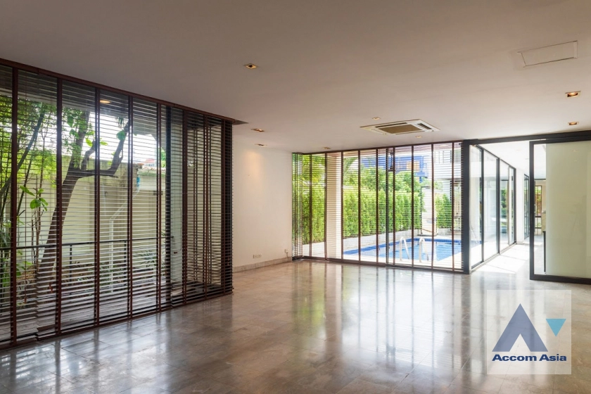 6  4 br House For Rent in Phaholyothin ,Bangkok BTS Ari 45685