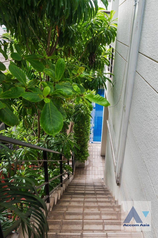 21  4 br House For Rent in Phaholyothin ,Bangkok BTS Ari 45685