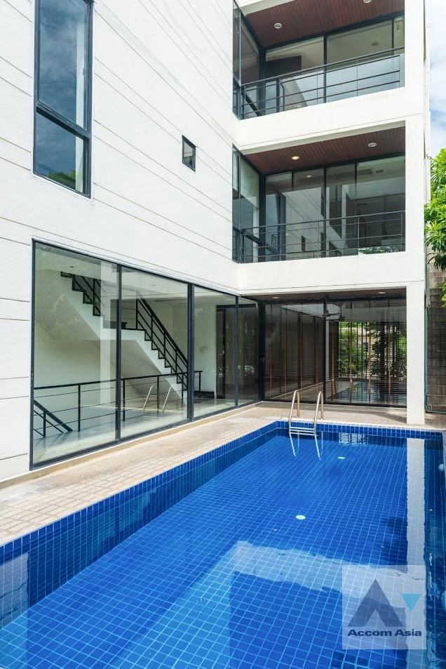 unitHome Office, Partly Furnished, Private Swimming Pool |  4 Bedrooms  House For Rent in Phaholyothin, Bangkok  near BTS Ari (45685)