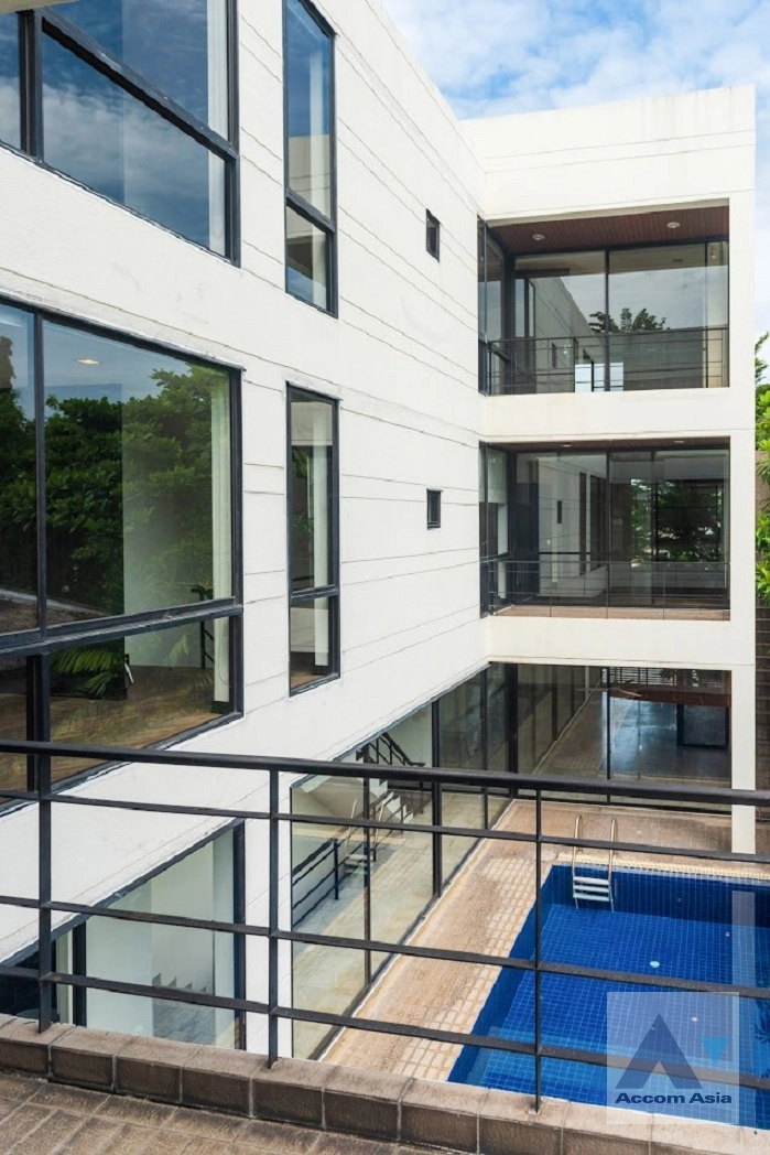 22  4 br House For Rent in Phaholyothin ,Bangkok BTS Ari 45685