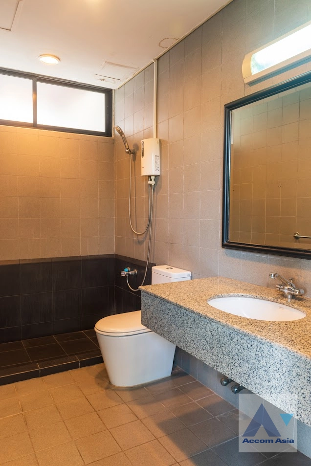 43  4 br House For Rent in Phaholyothin ,Bangkok BTS Ari 45685