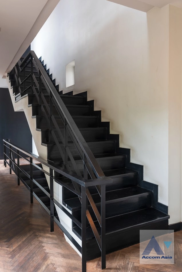 20  4 br House For Rent in Phaholyothin ,Bangkok BTS Ari 45685