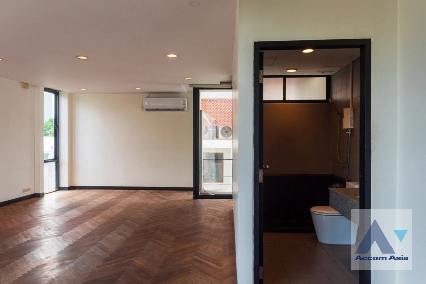 40  4 br House For Rent in Phaholyothin ,Bangkok BTS Ari 45685