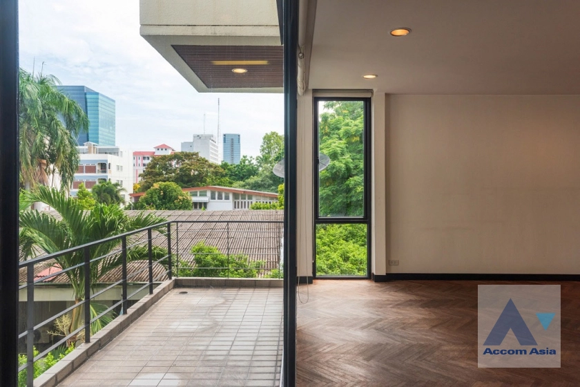 37  4 br House For Rent in Phaholyothin ,Bangkok BTS Ari 45685