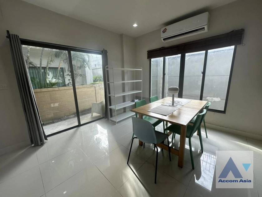 unitFully Furnished |  3 Bedrooms  House For Rent in Krungthep Kreetha, Bangkok  (AA42629)